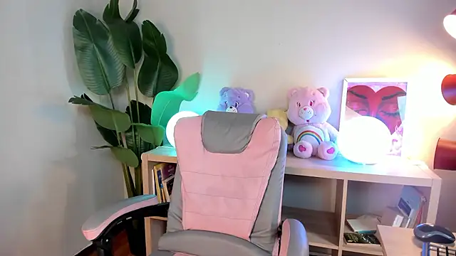 Snapshot of Mystic_blue chatting on 03-13-26, 12:45 Mystic blue online show from 03-13-26, 12:45