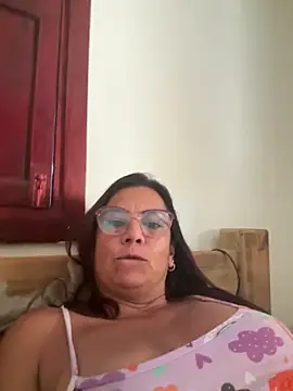 Snapshot of YadiraOrozco chatting on 10-27-25, 07:18 YadiraOrozco online show from 10-27-25, 07:18