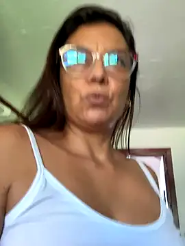 Snapshot of YadiraOrozco chatting on 11-09-25, 02:48 YadiraOrozco online show from 11-09-25, 02:48