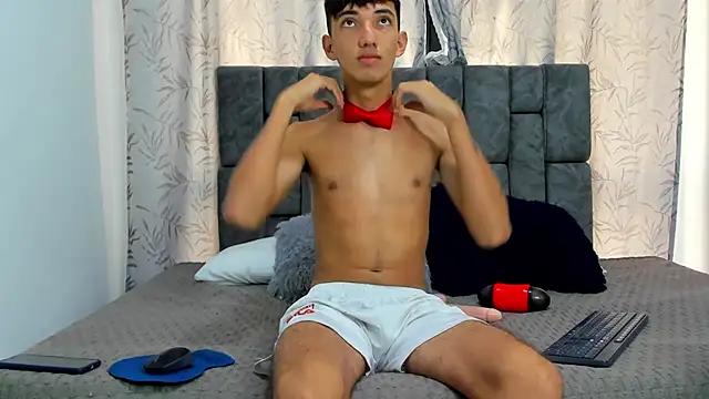 Maikol Ortiz online show from 12-22-25, 01:41