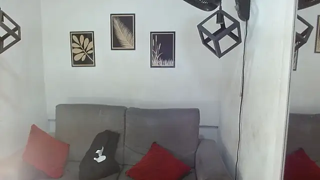 criss zuri online show from 12-19-25, 12:23