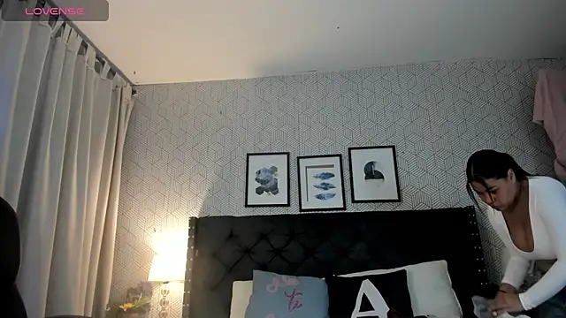 sophie  blare online show from 04-29-26, 07:31