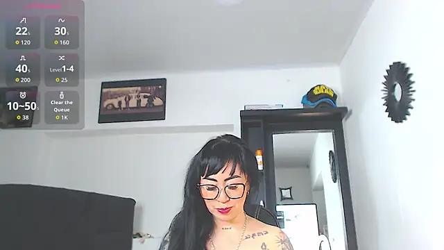 Vicky hotmilf online show from 04-28-26, 11:15