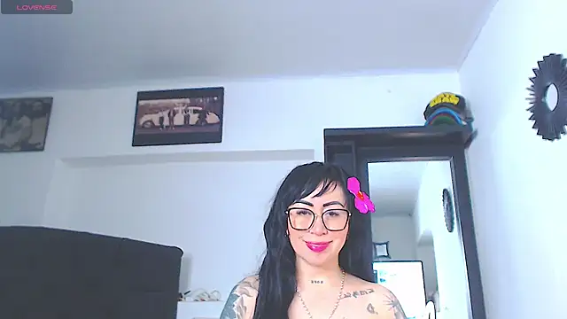 Vicky hotmilf online show from 06-25-26, 11:04