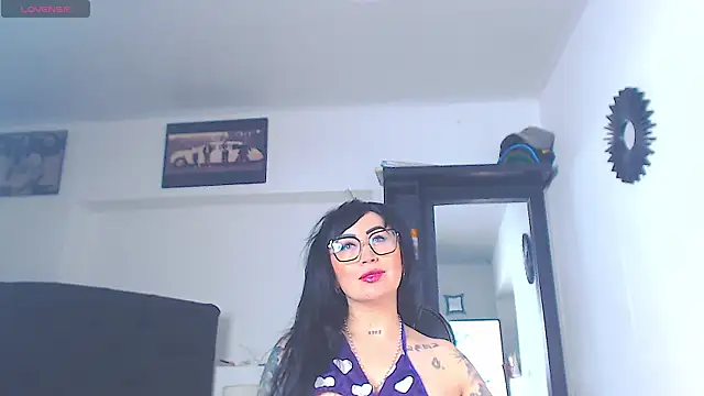 Vicky hotmilf online show from 07-15-26, 10:42