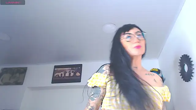 Vicky hotmilf online show from 07-21-26, 11:23