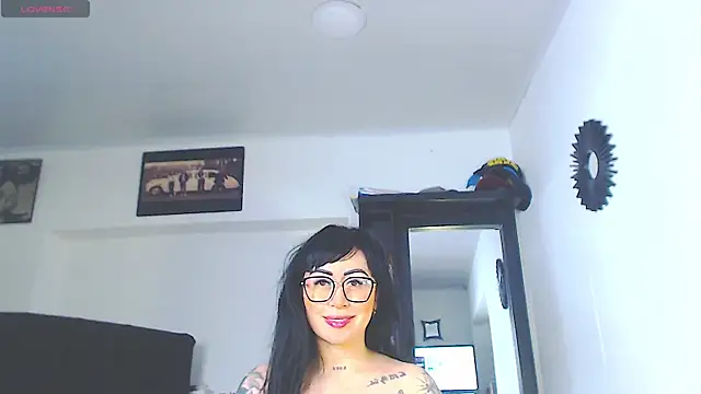 Vicky hotmilf online show from 07-28-26, 11:28