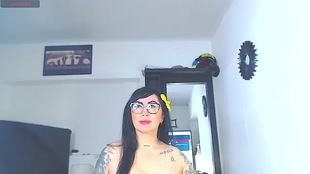 Vicky hotmilf online show from 07-29-26, 11:19