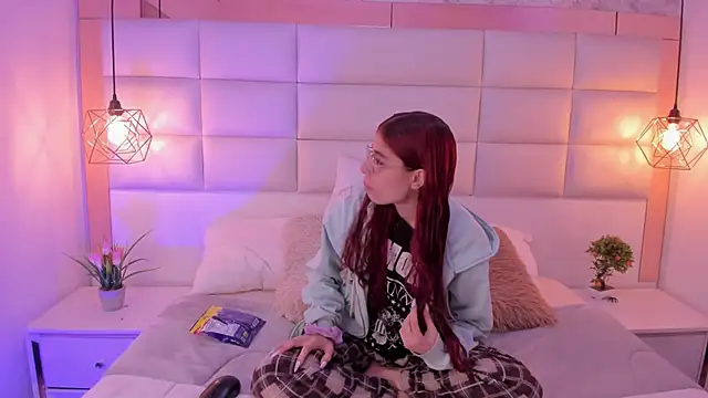 Snapshot of Gaby_louse chatting on 12-04-25, 07:33 Gaby louse online show from 12-04-25, 07:33