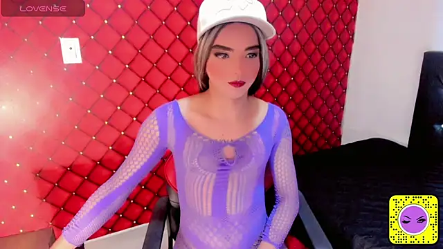 Snapshot of MIA_HOT23CM_S7S chatting on 10-01-25, 08:26 MIA HOT23CM S7S online show from 10-01-25, 08:26