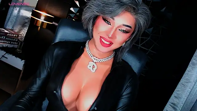 Snapshot of xUrGoddess_Bellax chatting on 10-09-25, 06:55 xUrGoddess Bellax online show from 10-09-25, 06:55