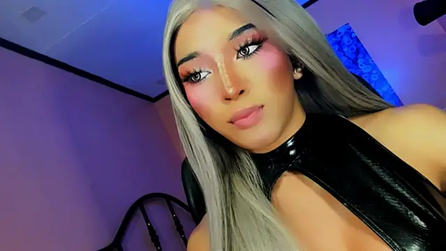 Snapshot of xUrGoddess_Bellax chatting on 01-06-26, 03:10 xUrGoddess Bellax online show from 01-06-26, 03:10