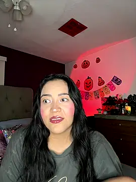 Snapshot of MyHoneyFrida chatting on 10-27-25, 04:05 MyHoneyFrida online show from 10-27-25, 04:05