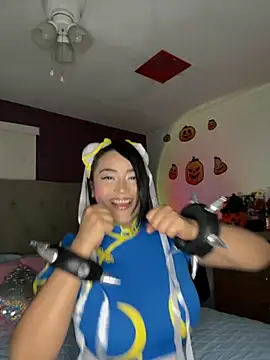 Snapshot of MyHoneyFrida chatting on 10-31-25, 04:02 MyHoneyFrida online show from 10-31-25, 04:02