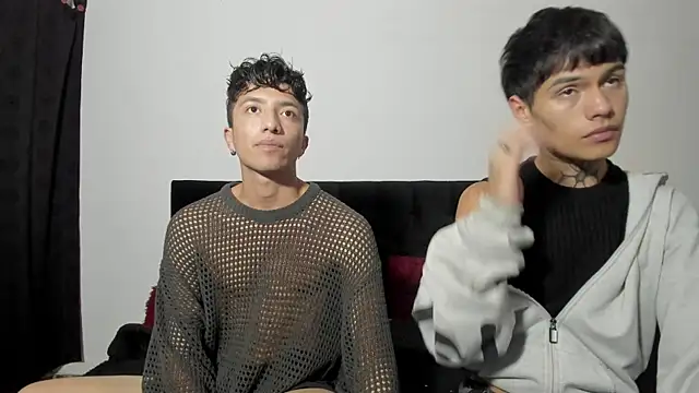 Snapshot of mhatias_ chatting on 10-28-25, 02:37 mhatias online show from 10-28-25, 02:37