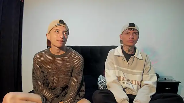 Snapshot of mhatias_ chatting on 11-06-25, 05:08 mhatias online show from 11-06-25, 05:08