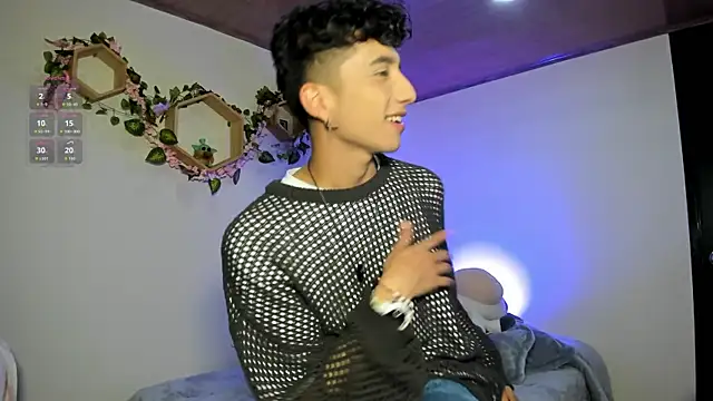 Snapshot of mhatias_ chatting on 12-23-25, 03:48 mhatias online show from 12-23-25, 03:48