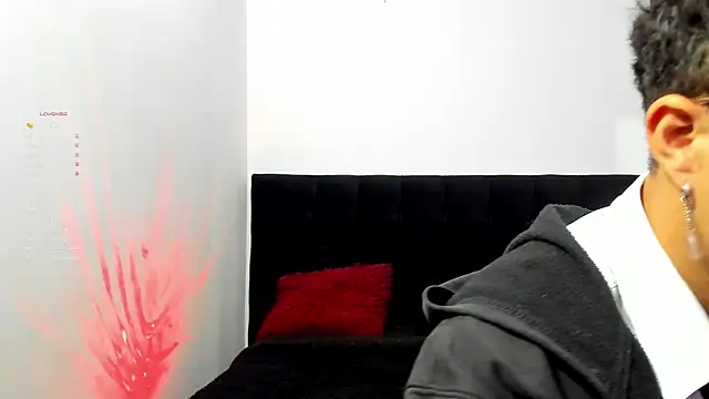 Snapshot of mhatias_ chatting on 01-10-26, 02:24 mhatias online show from 01-10-26, 02:24