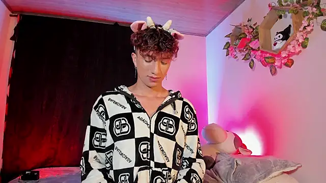 Snapshot of mhatias_ chatting on 03-11-26, 04:29 mhatias online show from 03-11-26, 04:29