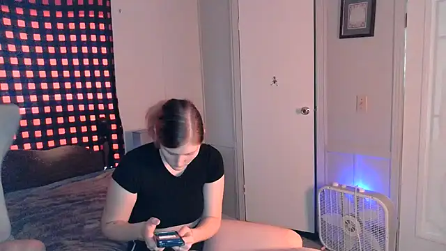 FallenAngels04 online show from 11-13-25, 04:50