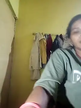 Snapshot of Jaya_Iyer chatting on 10-15-25, 12:55 Jaya Iyer online show from 10-15-25, 12:55