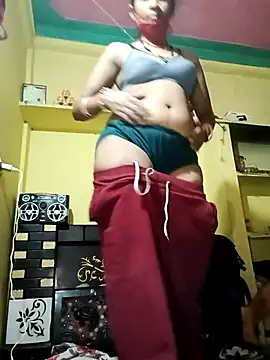 Snapshot of Jaya_Iyer chatting on 10-18-25, 12:28 Jaya Iyer online show from 10-18-25, 12:28