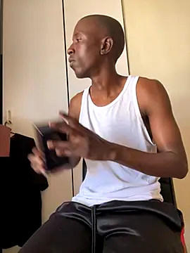 Snapshot of MeneerIan chatting on 10-24-25, 01:07 MeneerIan online show from 10-24-25, 01:07