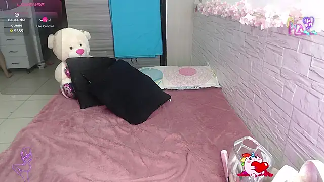 EmilyCoy  online show from 06-28-26, 07:25