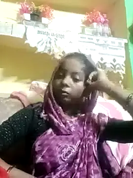 Snapshot of Hema4545 chatting on 09-08-25, 05:23 Hema4545 online show from 09-08-25, 05:23