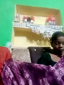 Snapshot of Hema4545 chatting on 10-08-25, 07:11 Hema4545 online show from 10-08-25, 07:11