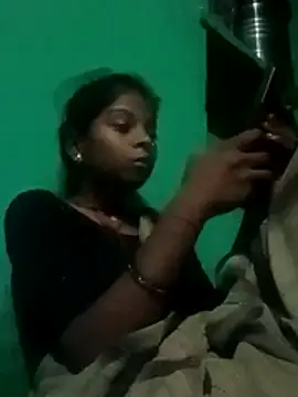 Snapshot of Hema4545 chatting on 10-15-25, 05:13 Hema4545 online show from 10-15-25, 05:13