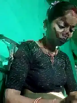 Snapshot of Hema4545 chatting on 10-17-25, 09:28 Hema4545 online show from 10-17-25, 09:28