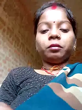 Snapshot of Hema4545 chatting on 10-19-25, 09:43 Hema4545 online show from 10-19-25, 09:43