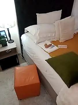 Creamy Chocolatex online show from 11-15-25, 04:14