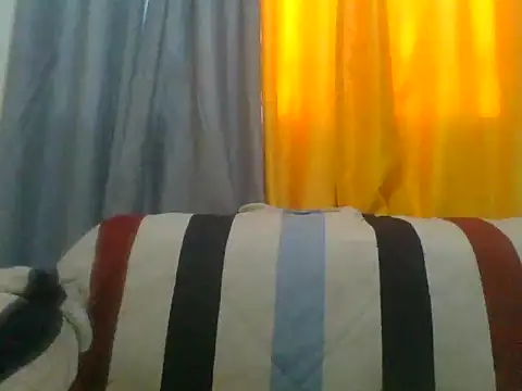 Snapshot of lolli961 chatting on 12-14-25, 01:05 lolli961 online show from 12-14-25, 01:05