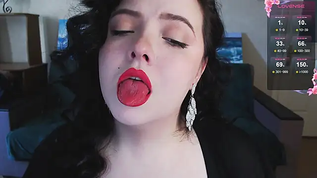 Snapshot of EmillyBones chatting on 02-18-26, 09:38 EmillyBones online show from 02-18-26, 09:38