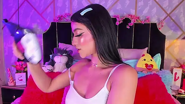 LindaWz  online show from 02-22-26, 05:19