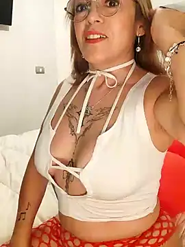 Snapshot of Gatithaaa chatting on 02-15-26, 02:41 Gatithaaa online show from 02-15-26, 02:41