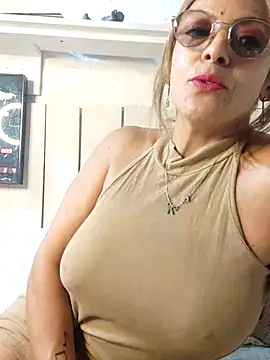 Snapshot of Gatithaaa chatting on 03-06-26, 10:06 Gatithaaa online show from 03-06-26, 10:06