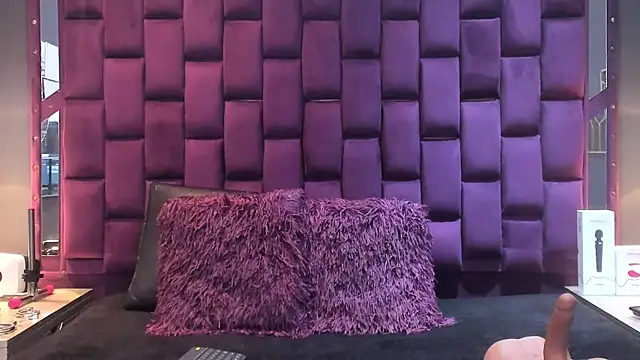 Snapshot of MilaRiva chatting on 06-19-26, 11:36 MilaRiva online show from 06-19-26, 11:36