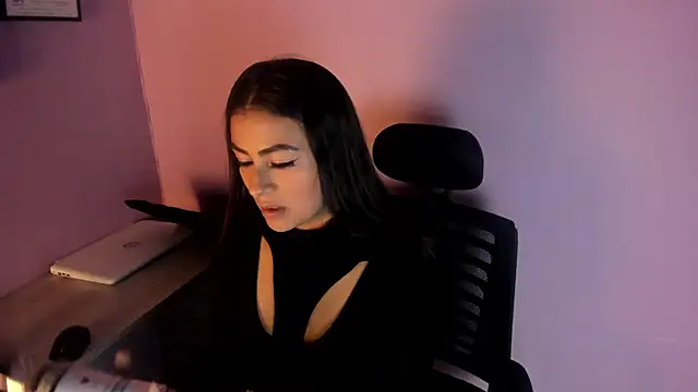 Zairaa Fox online show from 11-28-25, 07:16