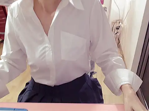 Snapshot of Funnygirl_9x chatting on 11-26-25, 02:23 Funnygirl 9x online show from 11-26-25, 02:23