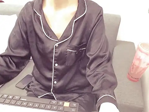 Snapshot of Funnygirl_9x chatting on 02-12-26, 03:01 Funnygirl 9x online show from 02-12-26, 03:01