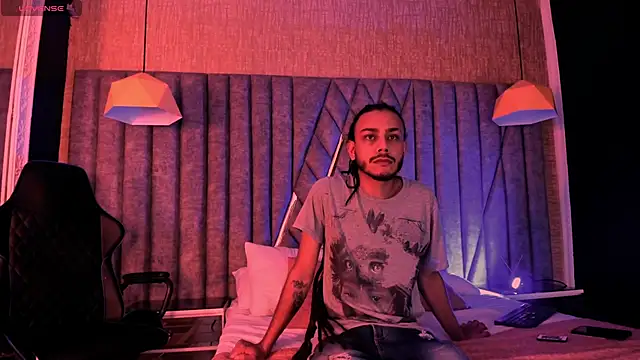 Boss Domiinator online show from 10-12-25, 04:00