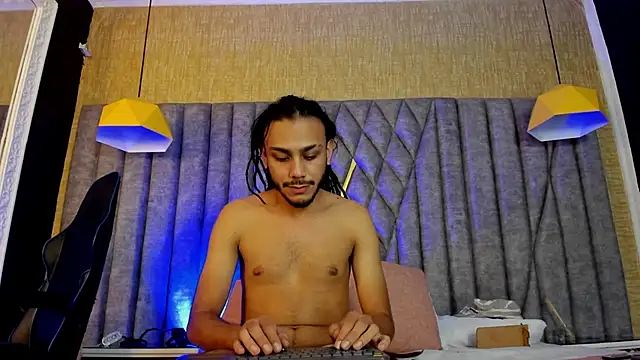 Boss Domiinator online show from 10-13-25, 03:28