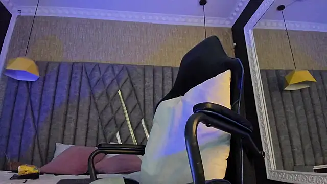 Boss Domiinator online show from 11-13-25, 03:38