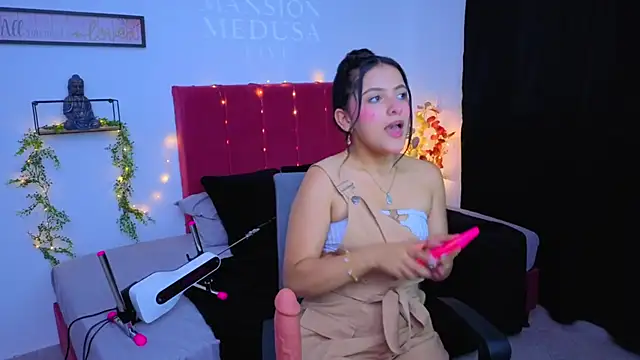 Snapshot of Nathi_Medusa chatting on 10-06-25, 11:18 Nathi Medusa online show from 10-06-25, 11:18