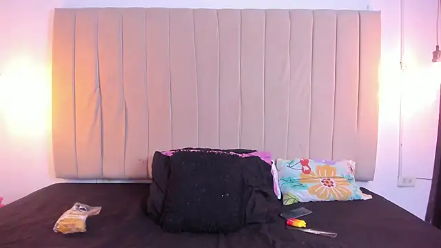 Snapshot of escar_let chatting on 02-21-26, 03:29 escar let online show from 02-21-26, 03:29