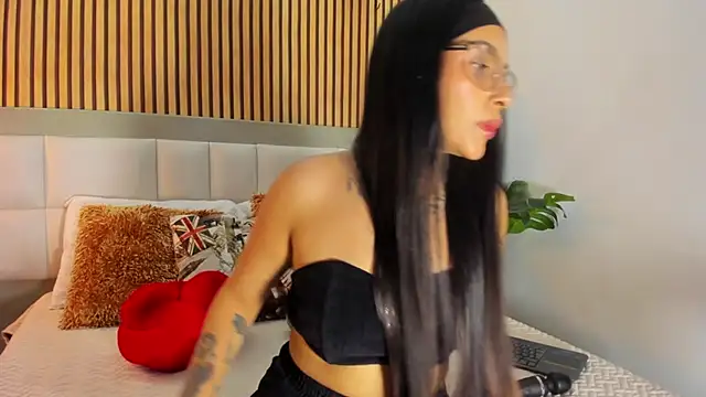 Snapshot of Roseaurora chatting on 09-16-25, 12:06 Roseaurora online show from 09-16-25, 12:06