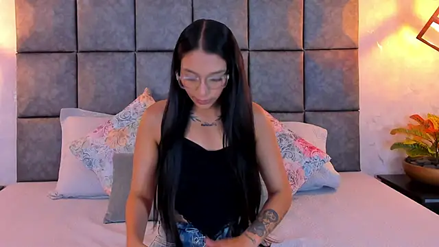 Roseaurora online show from 06-26-26, 11:14